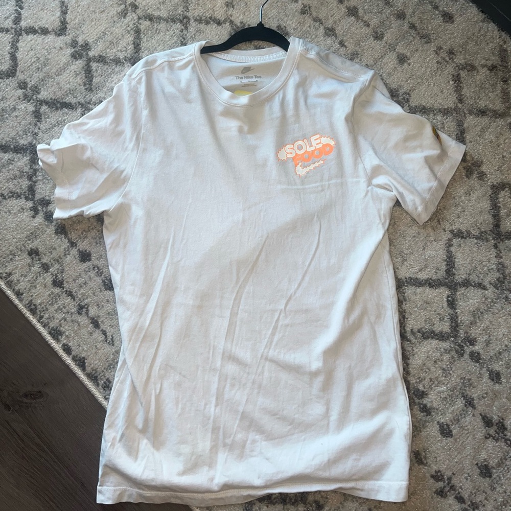 Men’s Nike graphic tshirt